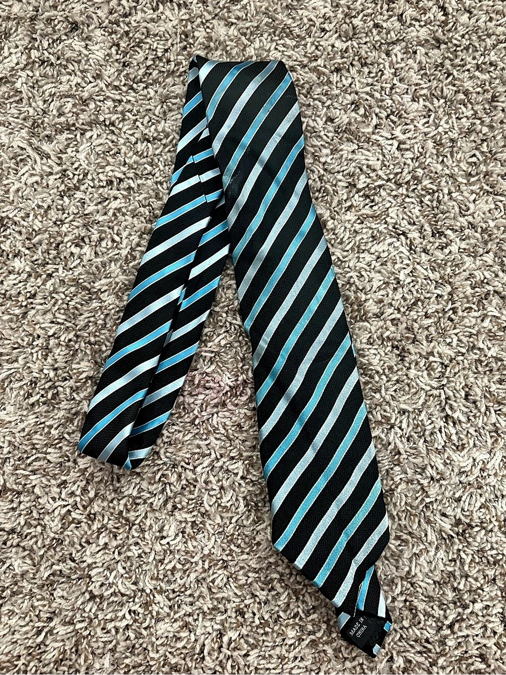 Sean John Striped Tie in Black & Blue Like New